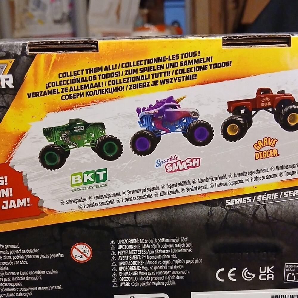Sparkle Smash Unicorn Monster Jam Truck Toy 1/24 - Picture 5 of 5